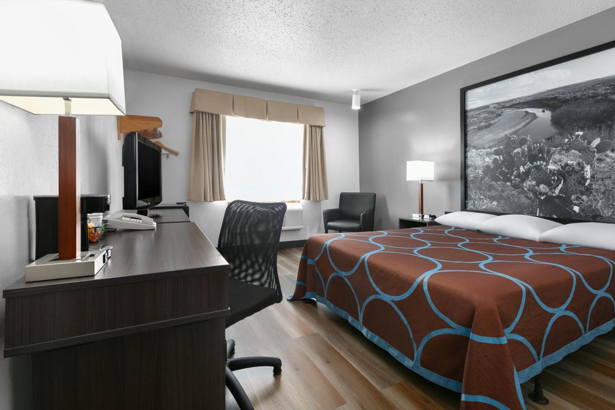 Super 8 By Wyndham Grapevine/Dfw Airport Northwest Hotel Exterior photo